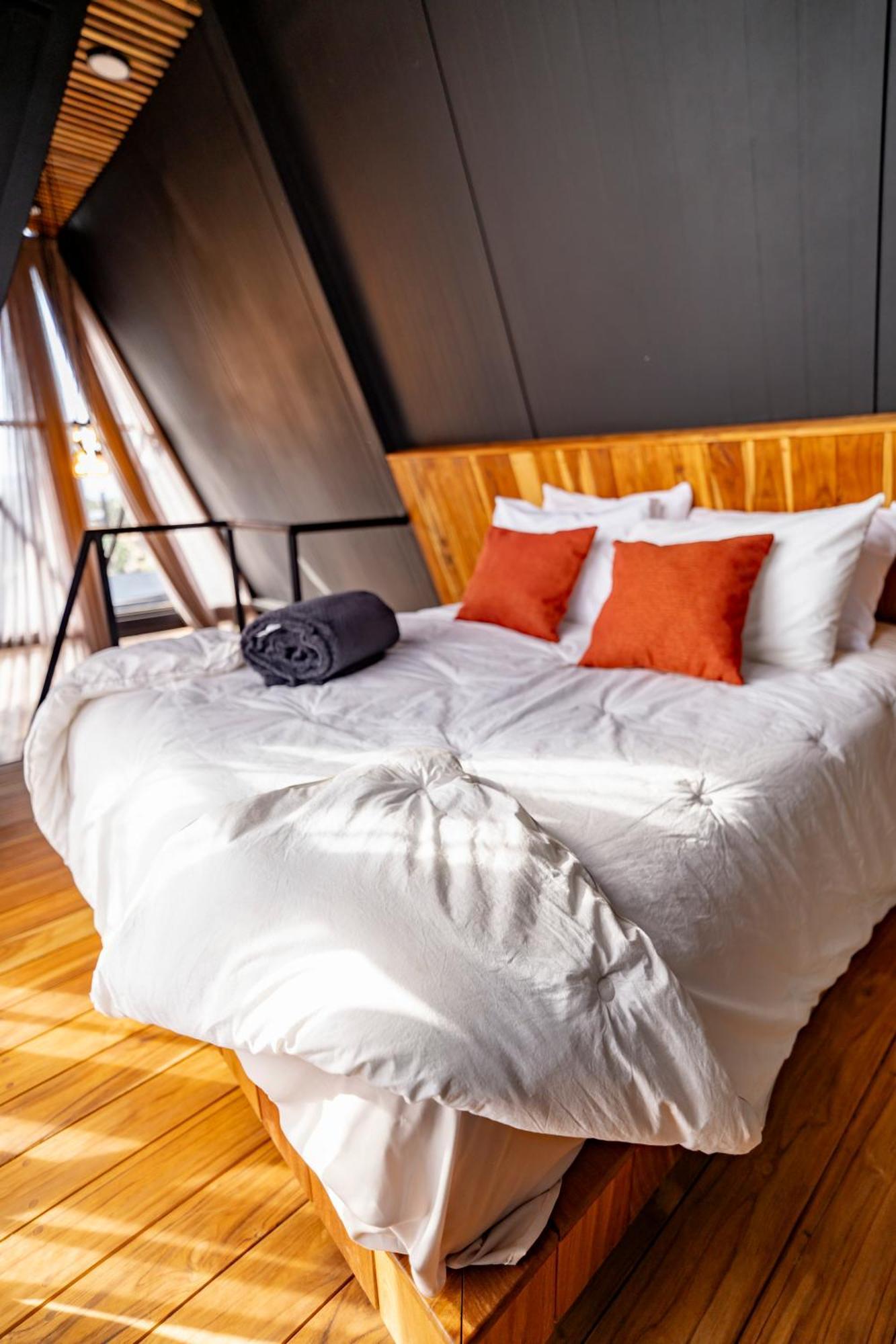 Hotel Coyote Alcocer Ngoại thất bức ảnh