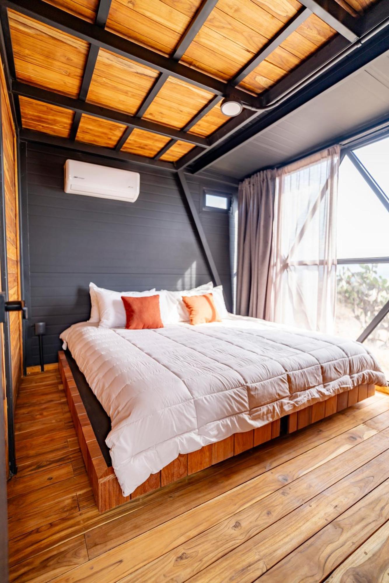 Hotel Coyote Alcocer Ngoại thất bức ảnh